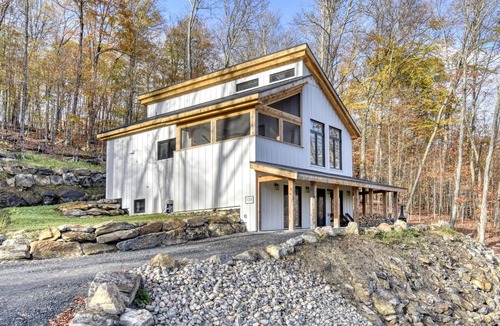 Nominingue Ski Chalet | Modern Chalet with Dock & Spa - Cordon 138