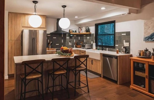 Greentown House | Modern Chalet with Hot Tub & Fire Pit at Lake Wallenpaupack