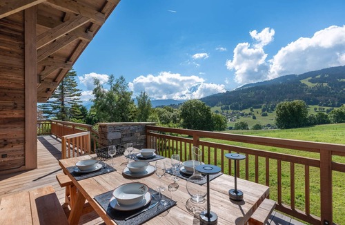 Combloux Ski Chalet | Modern chalet with indoor pool and hammam