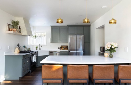 Bear Creek Ski Chalet | Modern Chalet with Spa Bathoom