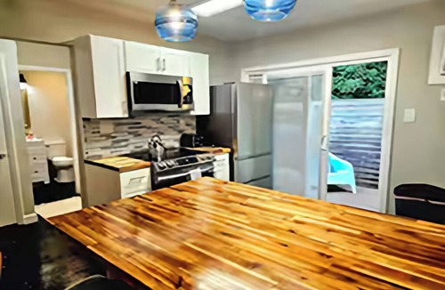 Oakhurst Apartment | Modern Charlotte Apartment