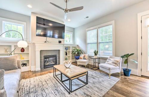 Oakhurst House | Modern Charlotte Home ~ 4 Mi to Downtown!