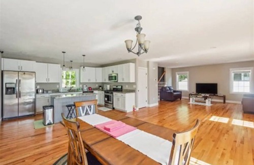 Worcester House | Modern & Charming 3-bedroom house in Worcester.