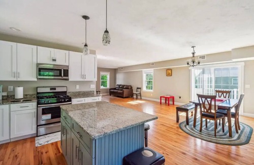 Worcester House | Modern & Charming 3-bedroom house in Worcester.