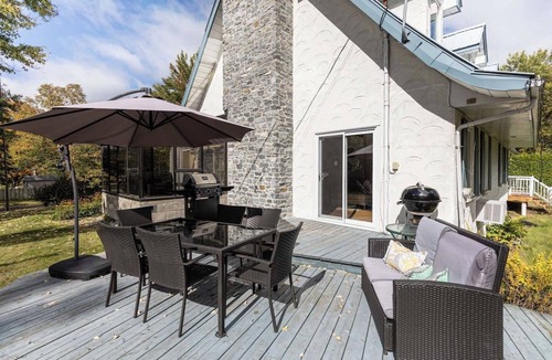 La Conception Cottage | Modern & Charming Canadian house Spa, Sauna, Gym