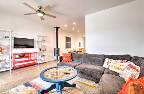 Downtown Chattanooga House | Modern Chattanooga Retreat with Rooftop Deck and Yard!