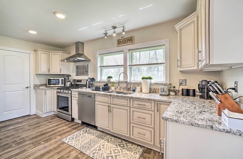 Athens House | Modern-Chic Athens Home - Fish, Ski & Swim!