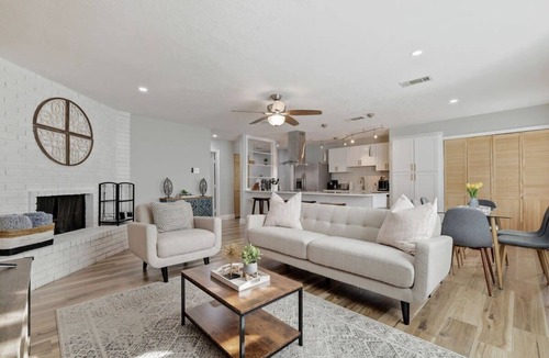 The Colony House | Modern Chic Comfort with Pool Time Fun in the Sun!