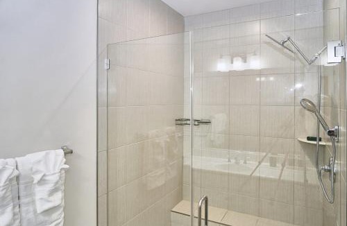 Largo Villa | Modern Chic Gateway near DC & Fedex field