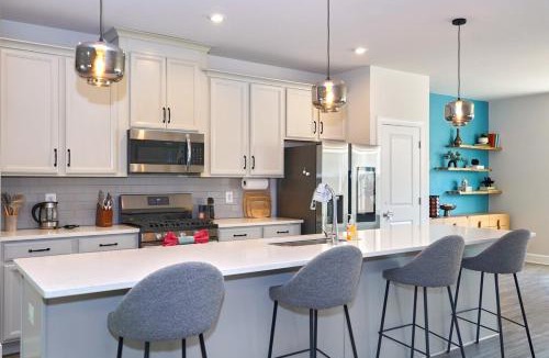 Largo Villa | Modern Chic Gateway near DC & Fedex field