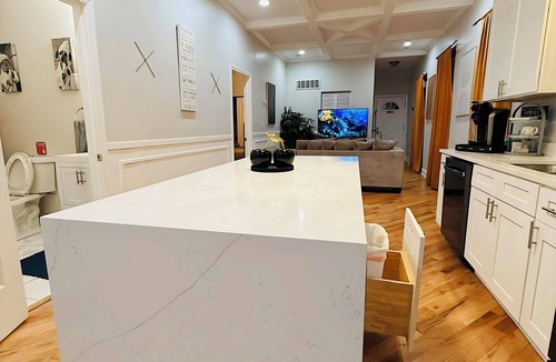 Grand Boulevard Apartment | Modern Chicago Getaway Sleeps 6 Near Downtown
