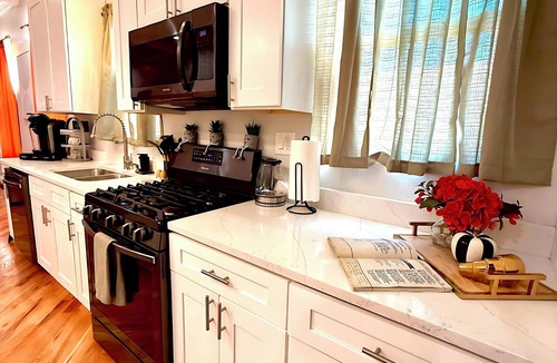 Grand Boulevard Apartment | Modern Chicago Getaway Sleeps 6 Near Downtown