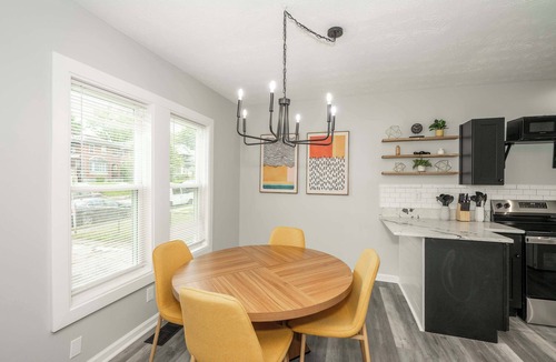 Cincinnati House | Modern Cincy Home – For 6
