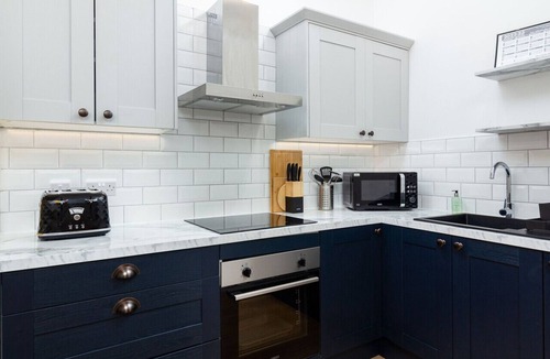 Tillicoultry Apartment | Modern City Centre Penthouse