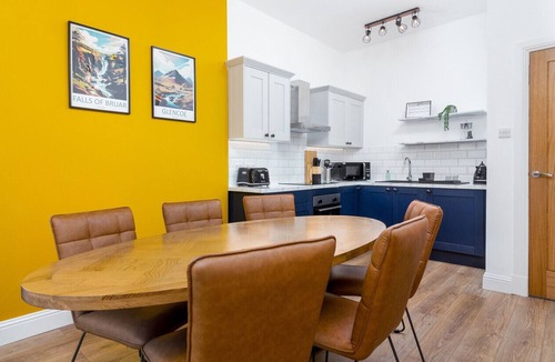 Tillicoultry Apartment | Modern City Centre Penthouse