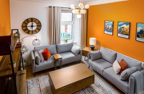 Tillicoultry Apartment | Modern City Centre Penthouse