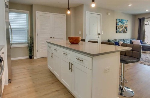 Ampere House | Modern City Getaway Near Downtown Newark & NYC