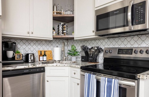 Downtown Little Rock Apartment | Modern City Oasis: Pet Friendly | Downtown | Park