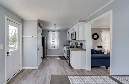 Clayton Apartment | Modern Clayton Village Apartment