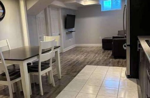 Scarborough House | Modern Clean 2bedrm Apartment!