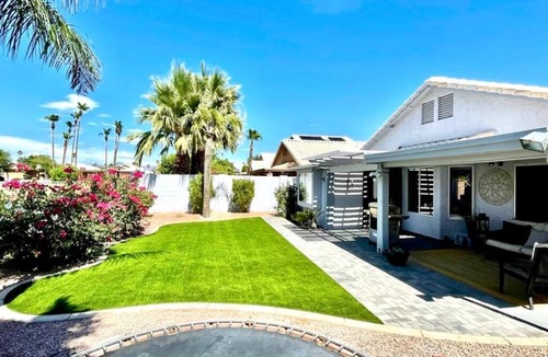 Superstition Springs House | Modern & clean home with lake view