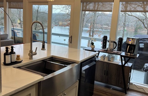 Cherokee Village House | Modern, clean, lakefront home with fire pit, grill kayaks & so much more. ⭐️⭐️⭐️⭐️⭐️