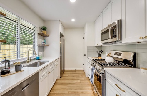 McNeil House | Modern & Close to Domain ATX| Dogs welcome