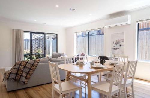 Clyde House | Modern Clyde House Smart TV*Dryer