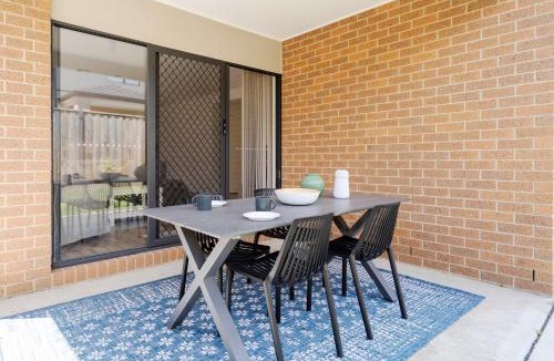 Clyde House | Modern Clyde House Smart TV*Dryer