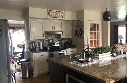 Town of Augusta House | Modern Colonial house on Golf Course with a hot tub