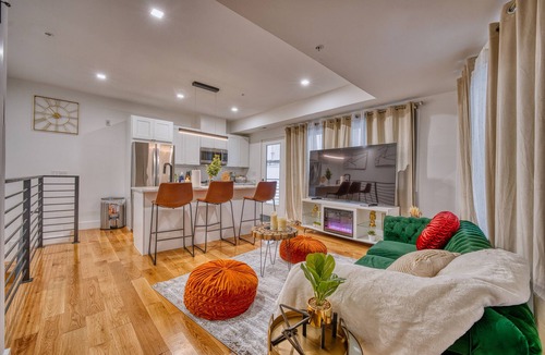16th Street Heights Apartment | Modern & Colorful ~ 5 STAR Location