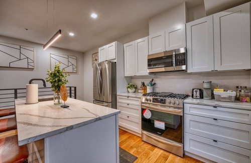 16th Street Heights Apartment | Modern & Colorful ~ 5 STAR Location