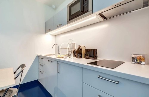 Quartier Sainte-Avoye Apartment | Modern & colourful 3BD for 9 guests in Le Marais!