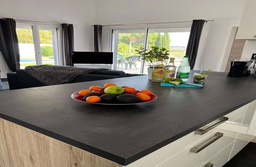 Pouzols-Minervois House | Modern Comfort in Minervois