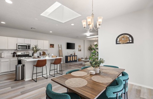 Mesa Del Sol Innovation Park House | MODERN COMFORT 3BR HOME NEAR AIRPORT & NETFLIX