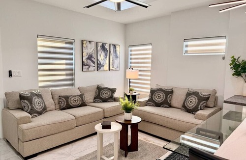 Pharr Apartment | Modern Comfort |Brand New Apartment |Walk to Shops