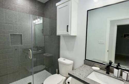 Pharr Apartment | Modern Comfort |Brand New Apartment |Walk to Shops