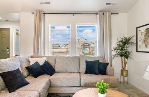 Caldwell House | Modern Comfort Caldwell 3b2b Home Sleeps 8!