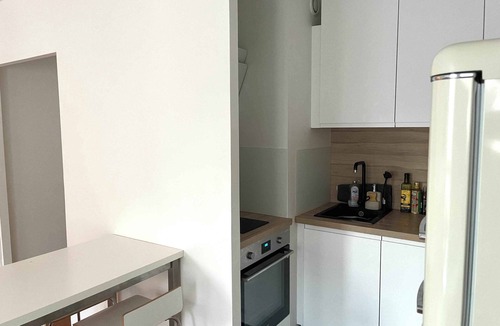 Quartier de la Goutte-d'Or Apartment | Modern comfort close to the Sacré-Cœur