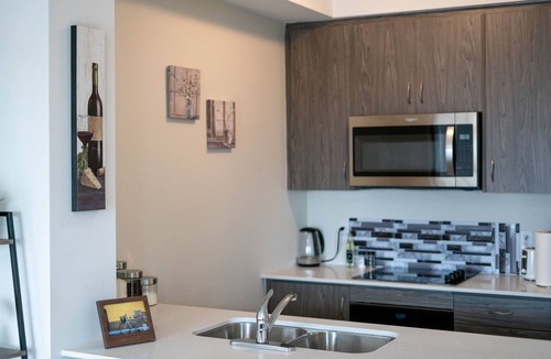Stoney Creek Condo | Modern Comfort Condo ~ Stoney Creek ~ Hamilton