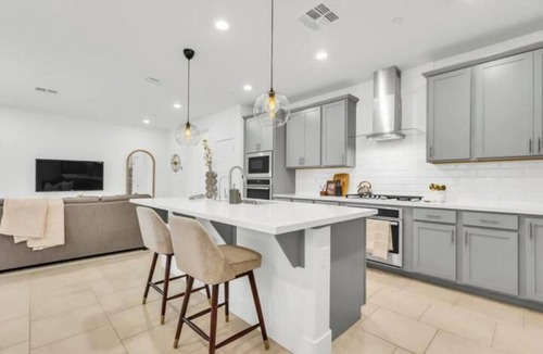 Elk Grove House | Modern Comfort: Elk Grove Edition