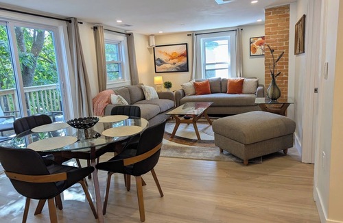 Marlborough Apartment | Modern Comfort. Enjoy this centrally located and stylish apartment!