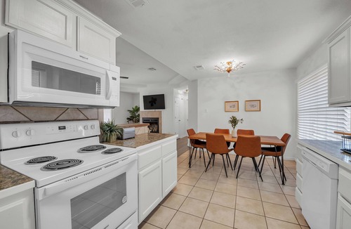 Copperas Cove House | Modern Comfort Haven Fire Pit Pet-Friendly 4-bedroom in Copperas Cove