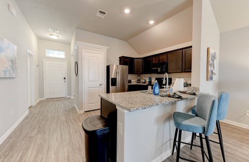 Temple Apartment | Modern Comfort Heart of Temple