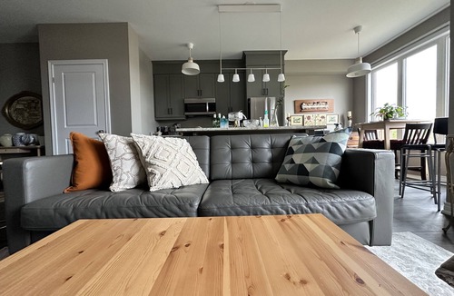 Niagara Falls House | Modern Comfort Home Backing Pondside in Niagara