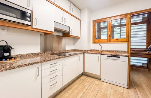 Les Escaldes Apartment | Modern Comfort in Escaldes-Engordany, 3 Bedrooms, Parking