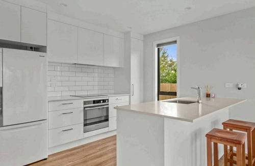 Alexandra House | Modern & Comfort in Central Alexandra