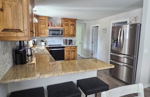 Victor House | Modern Comfort in Downtown Victor