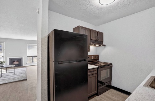 South Kansas City Apartment | Modern Comfort in Hillcrest