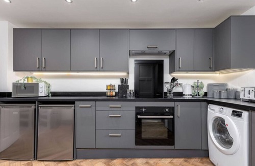 Callander Condo | Modern Comfort in Historic Callander